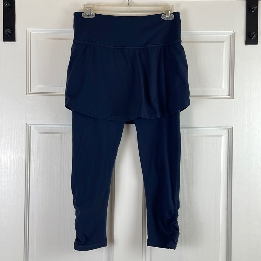 Athleta 2 in 1 cropped leggings with skirt navy